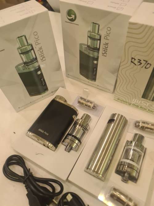 SET OF 4 SMOKING VAPES