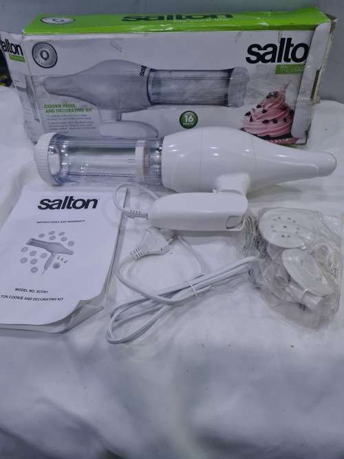 SALTON ELECTRONIC COOKIE PRESS AND DECORATING KIT