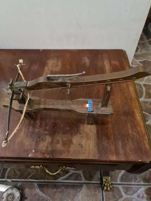 WOODEN CROSSBOW(DISPLAY ITEM)30CM LENGTH,15CM HEIGHT