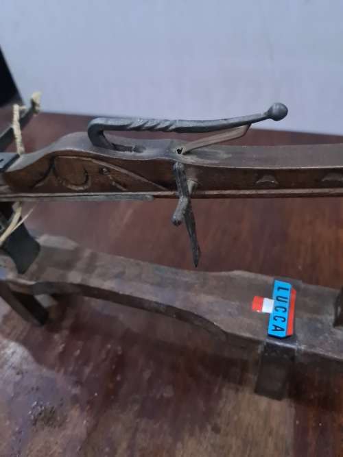 WOODEN CROSSBOW(DISPLAY ITEM)30CM LENGTH,15CM HEIGHT