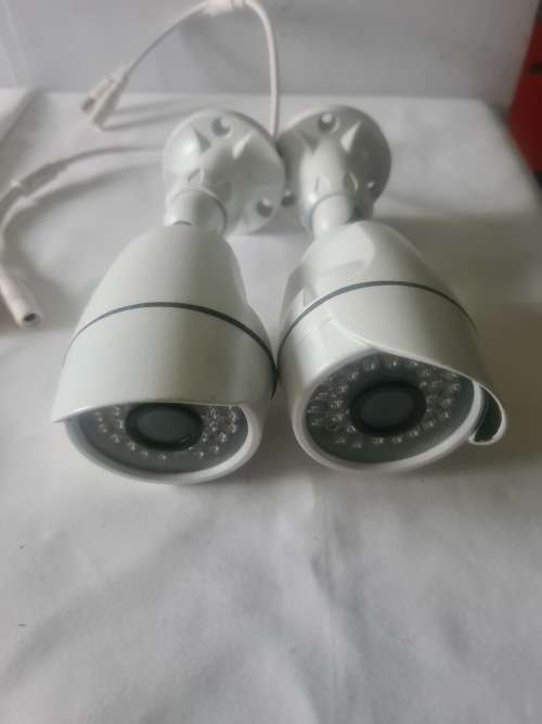 2 x AHD COLOR CAMERAS (2.0MP,)