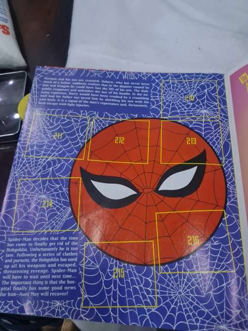 BOX OF 100 PACKS SPIDERMAN STICKERS AND A STICKER ALBUM (600 STICKERS IN ALL(
