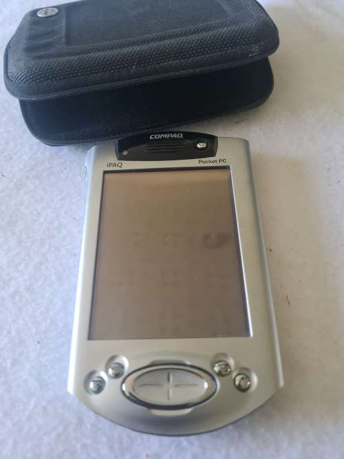 COMPAQ POCKET PC WITH CASE