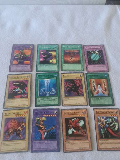 JOBLOT OVER 60 YUGIOH TDC-SEE DESCRIPTION