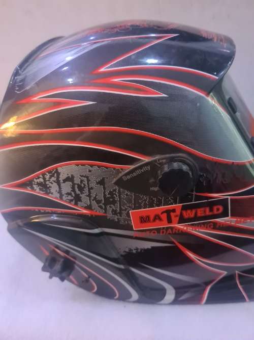 AUTO DARKENING WELDING HELMET