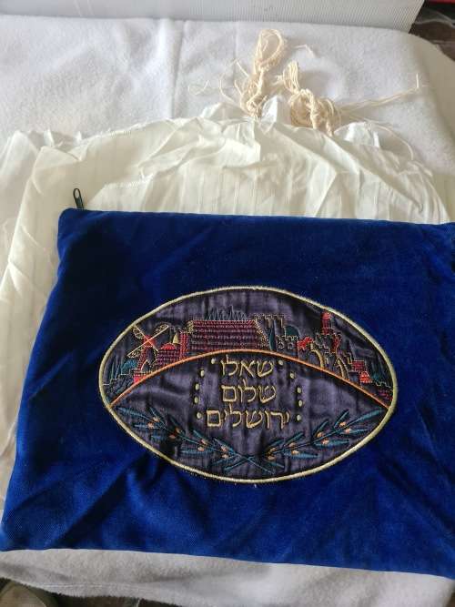 JEWISH PRAYER SHIRT(SHAWL TYPE)IN VELVET CUSHIONED BAG