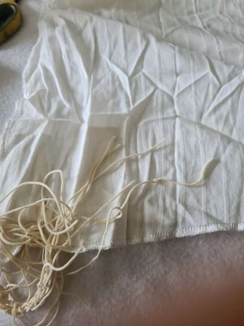 JEWISH PRAYER SHIRT(SHAWL TYPE)IN VELVET CUSHIONED BAG