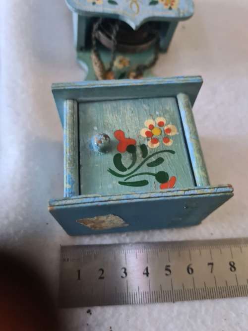 VINTAGE DOLLS HOUSE MECHANICAL WOODEN CLOCK(INCLUDES KEY AND LIFT)