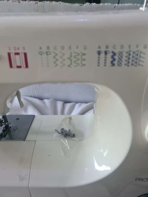 EMPISAL PROTEA 820 SEWING MACHINE(WORKS)