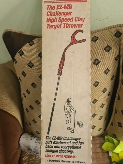 EZ MR CHALLENGER HIGH SPEED CKAY TARGET THROWER(SHOTGUN SHOOTING ITEM(