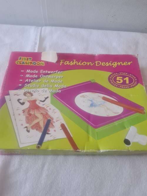 51 PIECES FIRST CLASSROOM FASHION DESIGNER