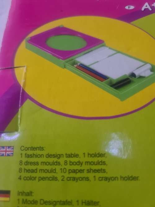 51 PIECES FIRST CLASSROOM FASHION DESIGNER