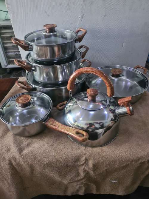 12 PIECE STAINLESS STEEL COOKWARE SET