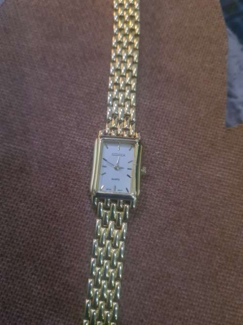 LADIES CITIZEN QUARTZ WATCH(MINT CONDITION)-SEE DESCRIPTION