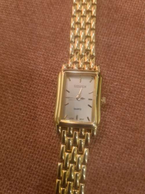LADIES CITIZEN QUARTZ WATCH(MINT CONDITION)-SEE DESCRIPTION