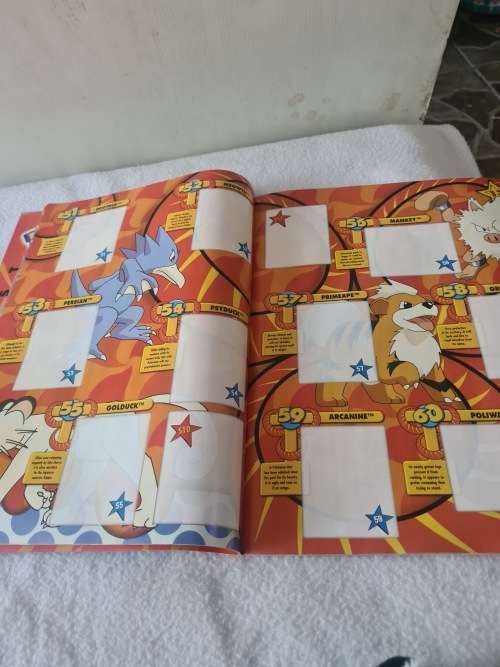 POKEMON STICKER ALBUM INCLUDING 30 POKEMON STICKERS