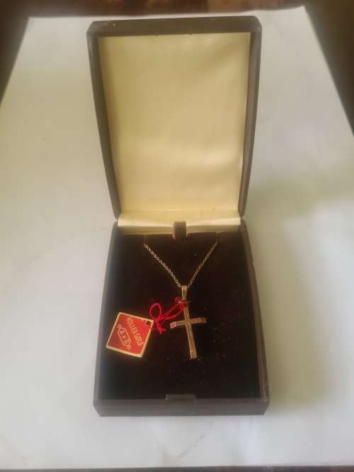 ROLLED GOLD CROSS CHAIN AND PENDANT