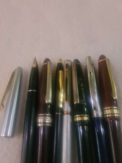 JOBLOT VINTAGE PENS WITH A FOUNTAIN PRN(7 PIECE)