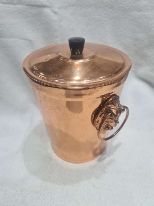 COPPER WITH LIONS HEAD HANDLES STORAGE CONTAINER