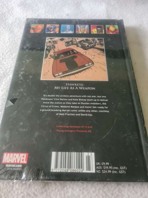 MARVEL SUPERHEROES HARDCOVER COMIC (HAWKEYE)