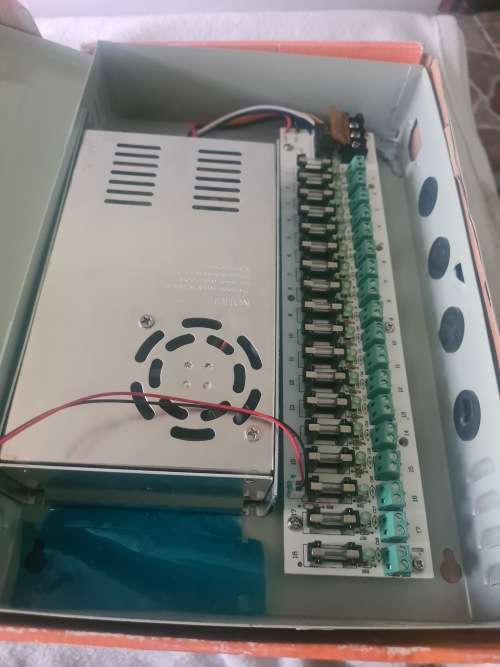 12 VDC,18 OUTPUT SWITCH MODE CCTV POWER SUPPLY