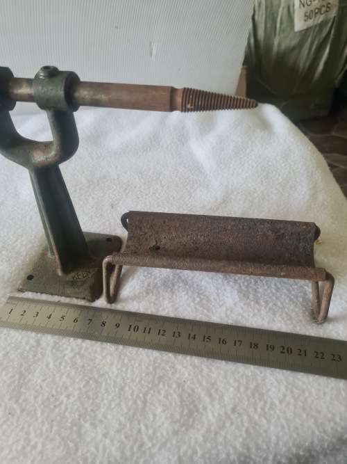 VINTAGE LIVE STEAM ENGINE CAST IRON PULLEY AND TROUGH (HAS KEEN MARKINGS)