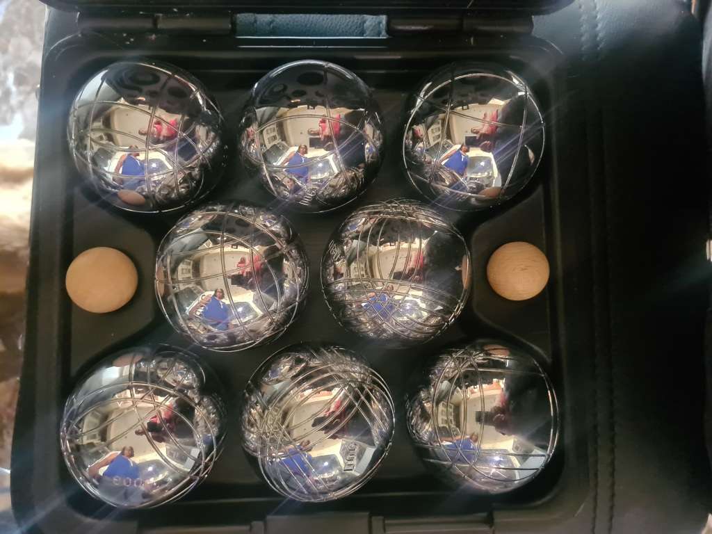 OBUT ACIER CHROME BOULES(SET OF 8) IN ORIGINAL CASE