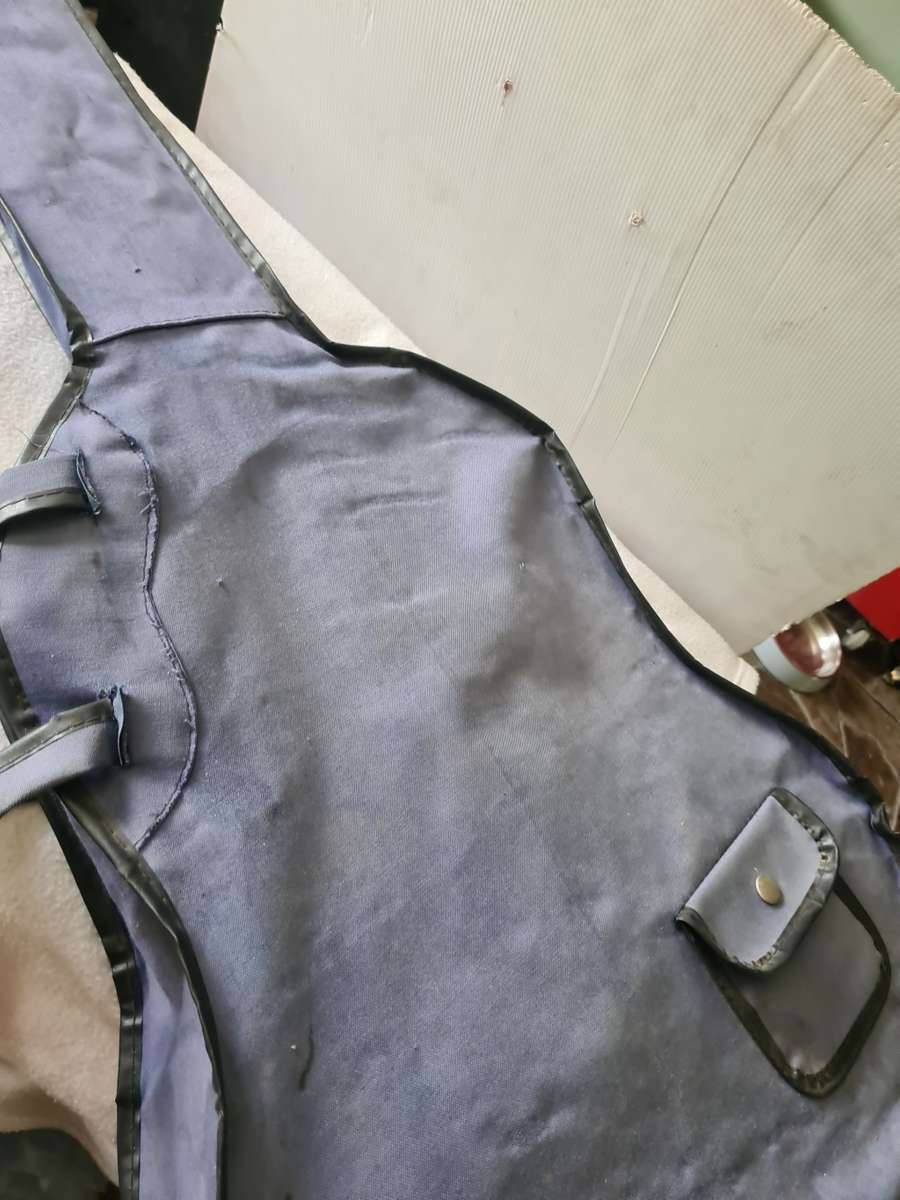 ORIGINAL YAMAHA WOODEN  GUITAR WITH CASE(C40)