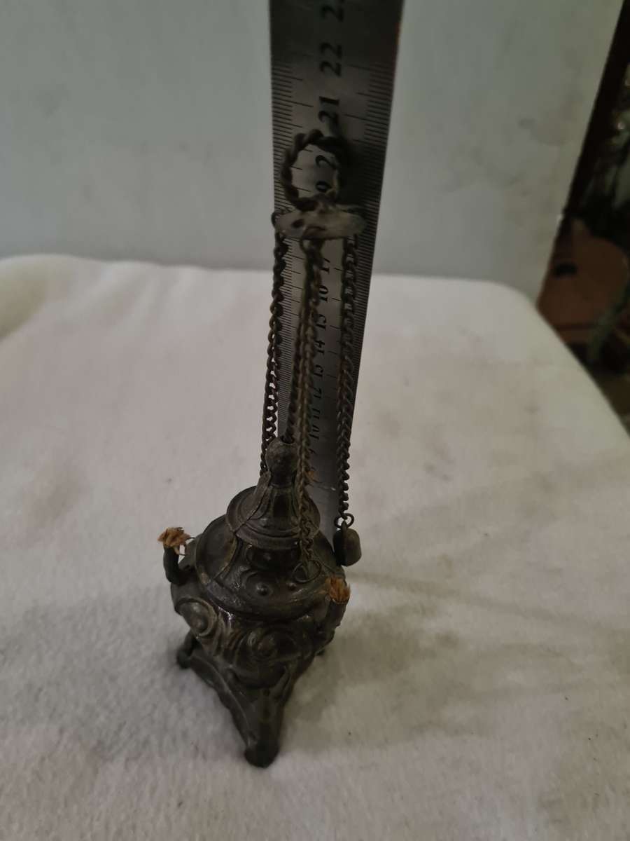 ANTIQUE 3 WICK WALE OIL LAMP