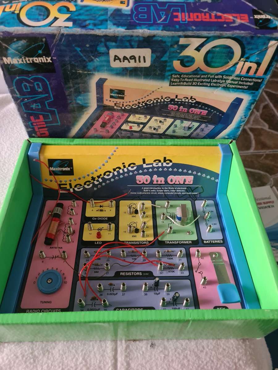30 IN ONE ELECTRONIC LAB(UNUSED)MAXITRONIX