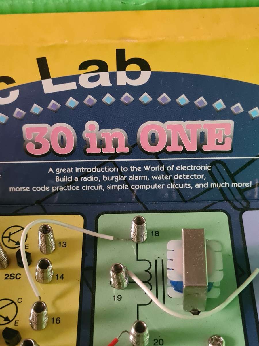 30 IN ONE ELECTRONIC LAB(UNUSED)MAXITRONIX