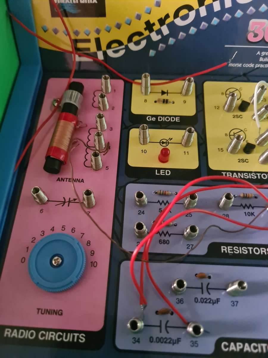 30 IN ONE ELECTRONIC LAB(UNUSED)MAXITRONIX