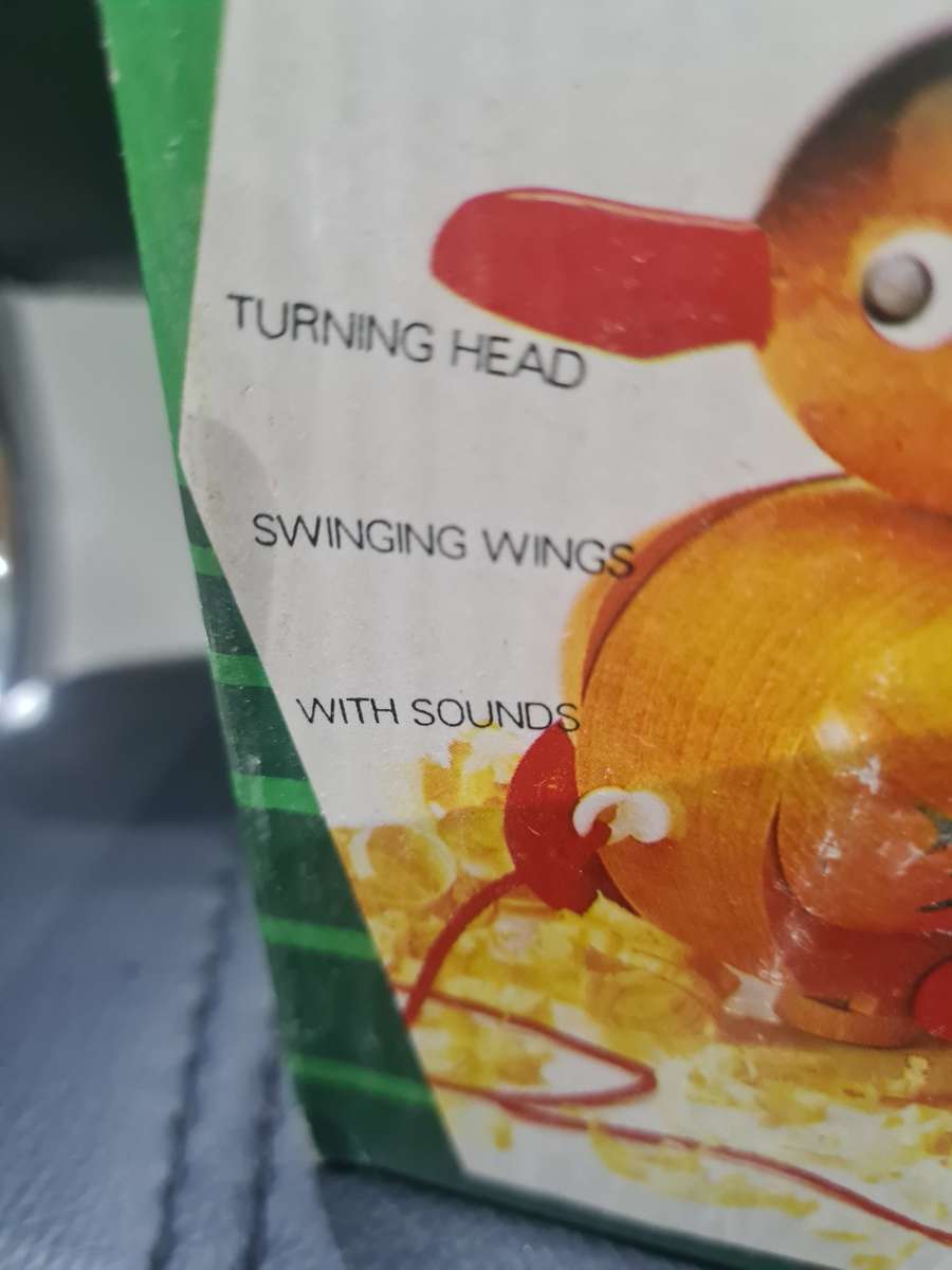 VINTAGE WOODEN PULL ALONG DUCKLING  IN ORIGINAL BOX