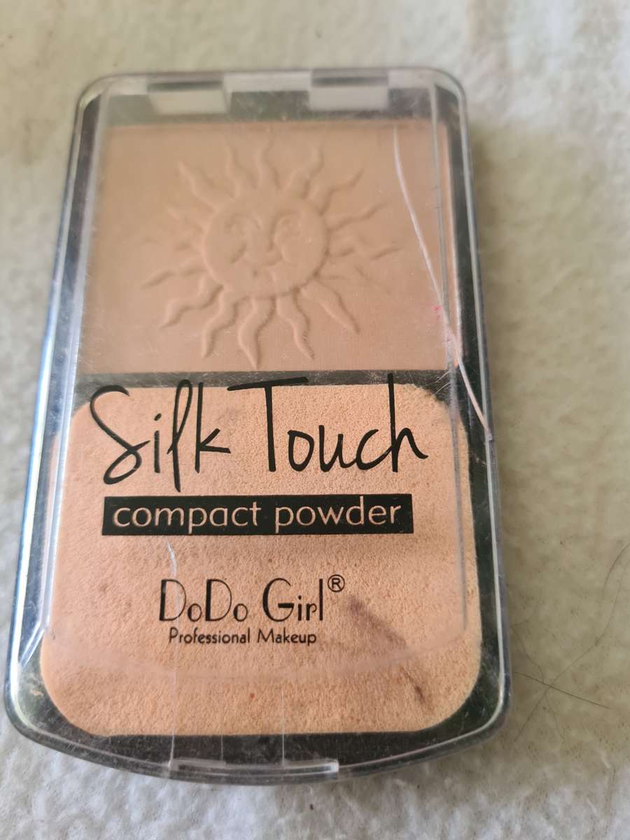 JOBLOT FACE AND EYE MAKEUPS