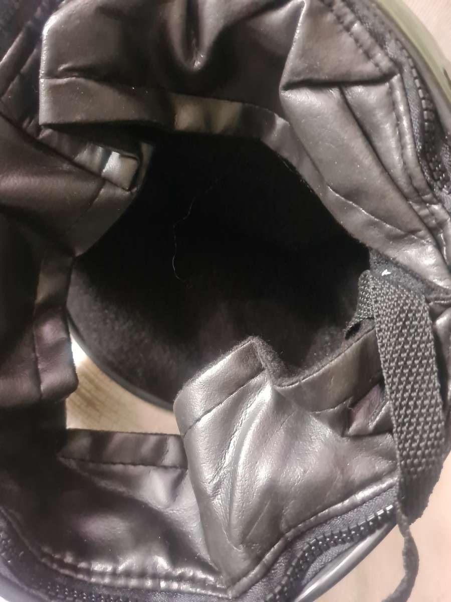 SAFE HELMET WITH VISOR PROTECTOR