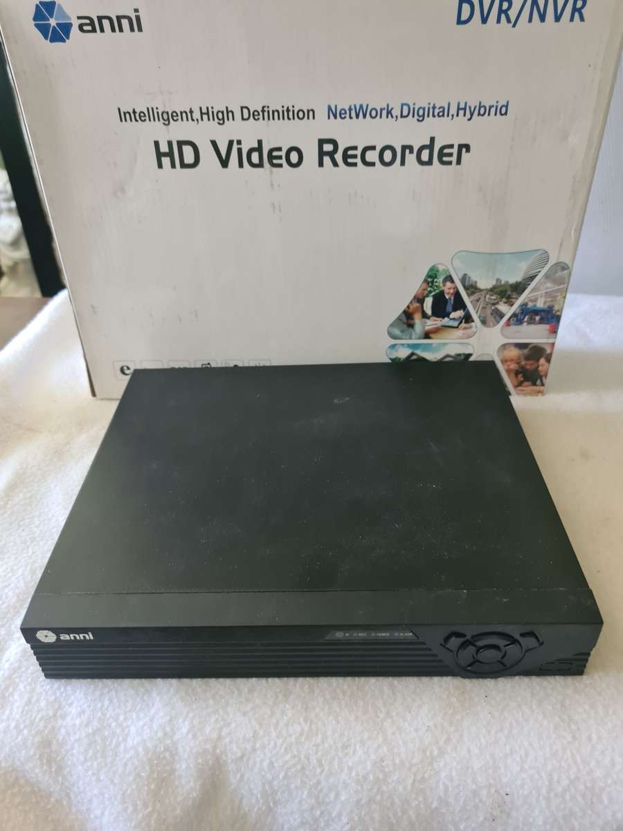 8 CHANNELS AHD DVR INCL.POWER SUPPLY AND MOUSE