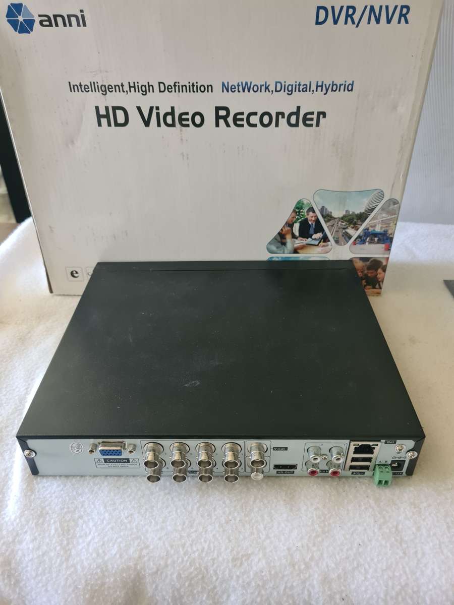 8 CHANNELS AHD DVR INCL.POWER SUPPLY AND MOUSE