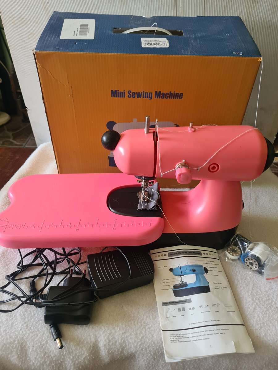 MINI SEWING MACHINE