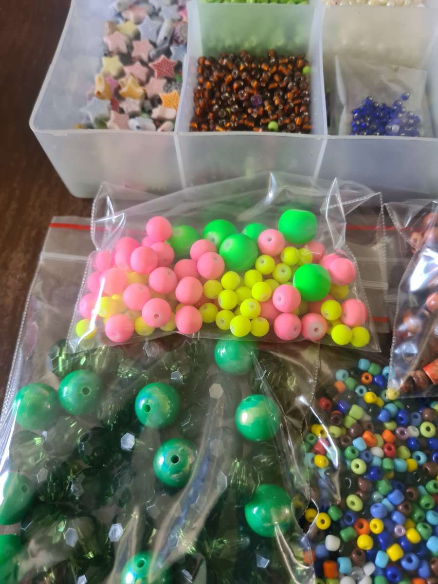 JOBLOT MIXED LOT JEWELRY MAKING BEADS