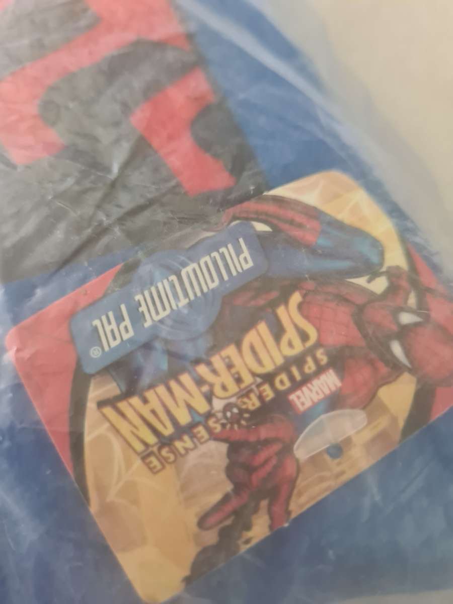 THE AMAZING SPIDERMAN SCATTER CUSHION