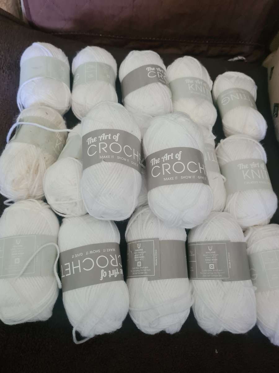 20 X 25g White Baby Knitting/Crochet Wool