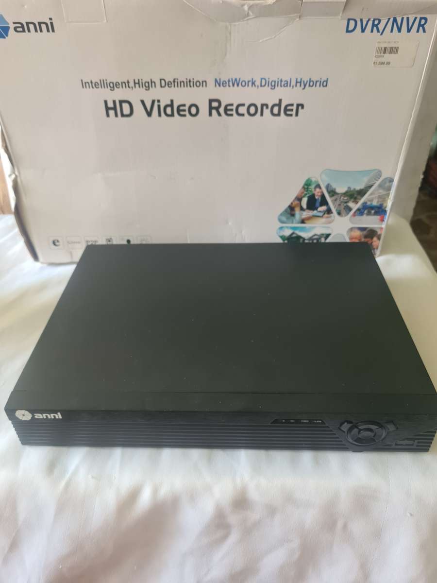 16 CHANNELS DVR INCL.POWER SUPPLY AND MOUSE