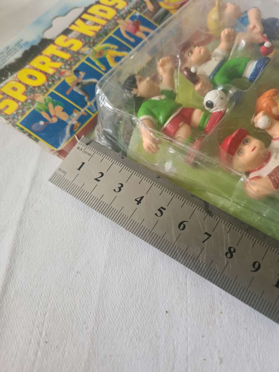 6 IN A PACK VINTAGE SPORTS KID