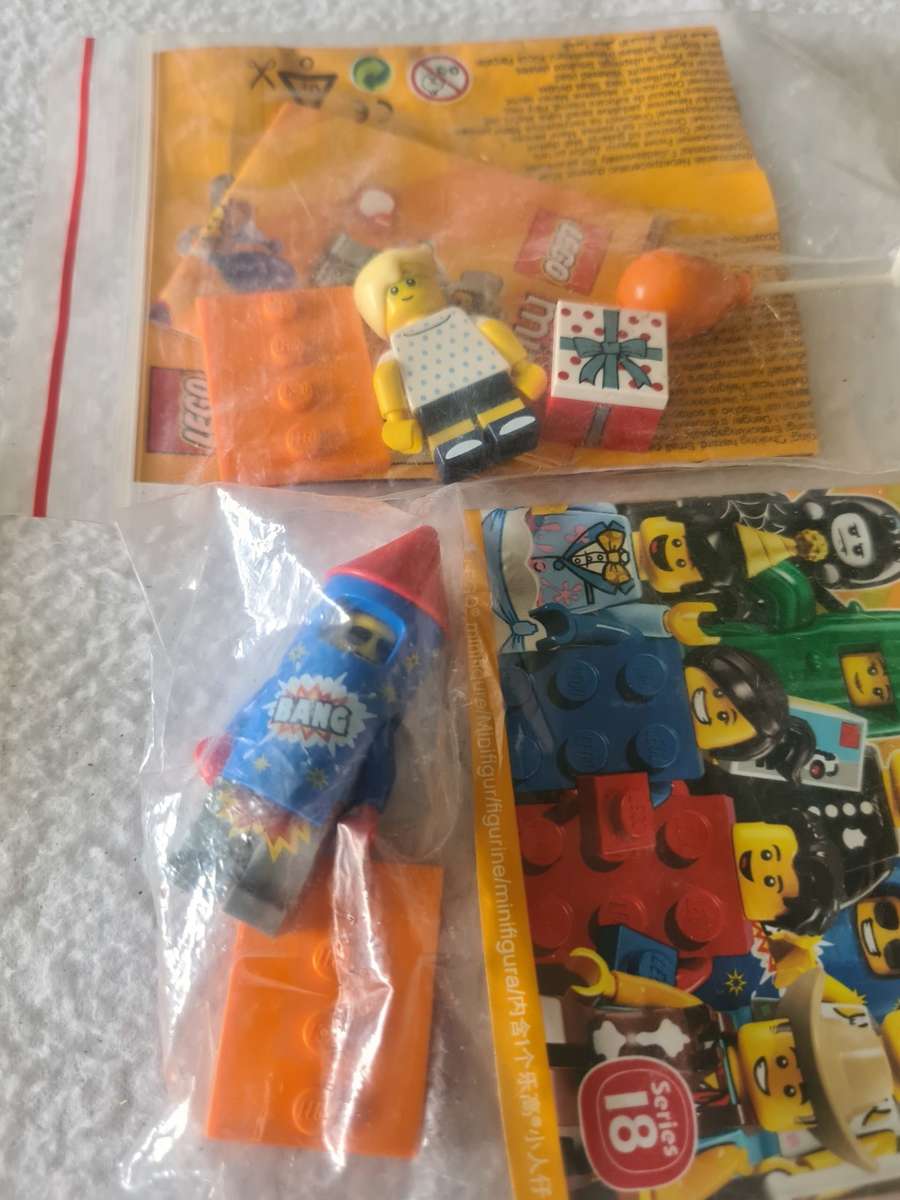 8 LEGO MINIFIGURES WITH ASSESCORIES(SERIES 18)