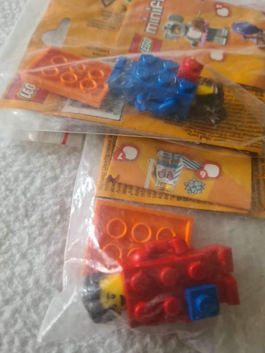 8 LEGO MINIFIGURES WITH ASSESCORIES(SERIES 18)