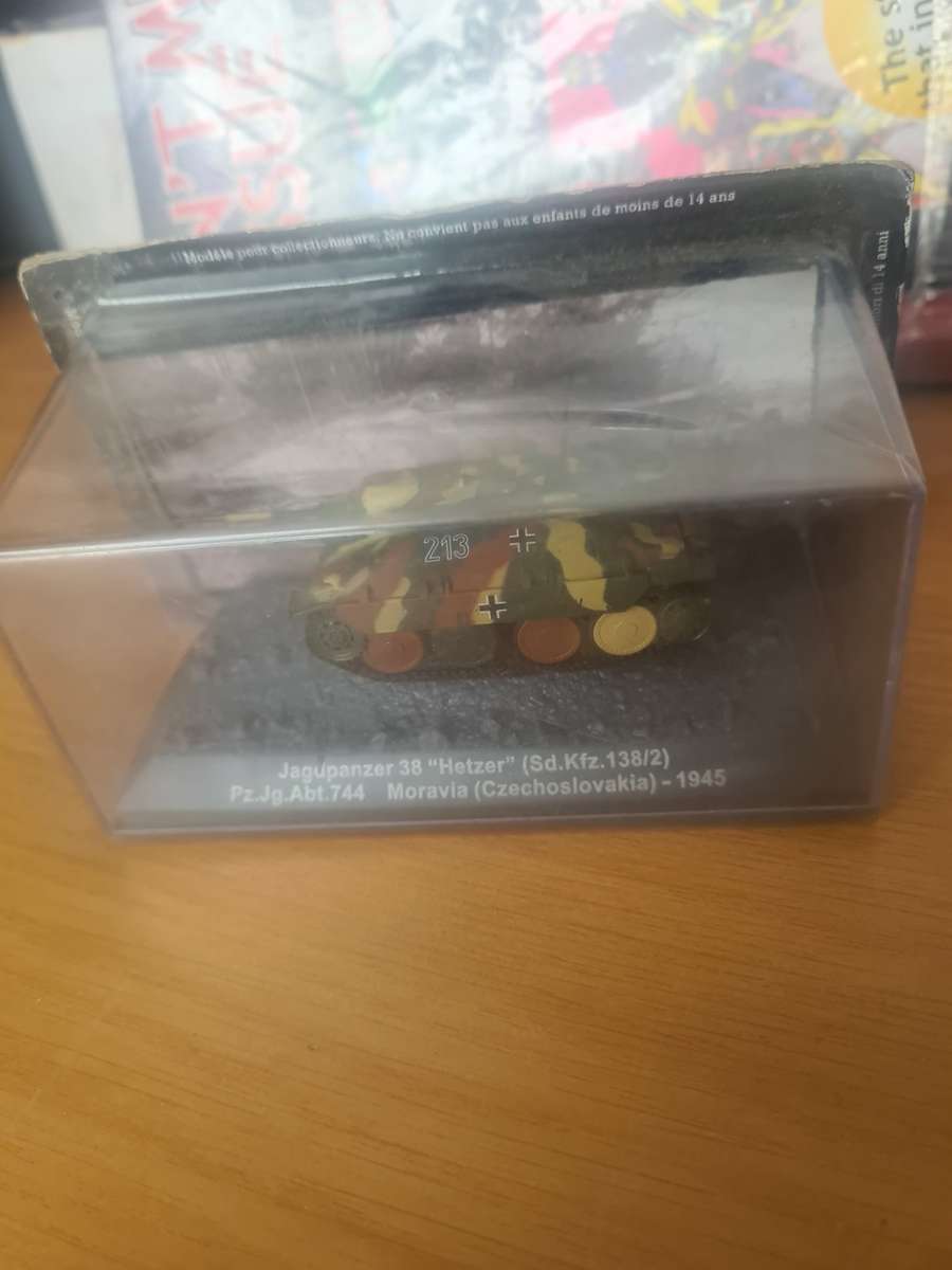 DIE CAST MOD JAGDPANZER 38`HETZER(1945)COMBAT MILLITARY TANK
