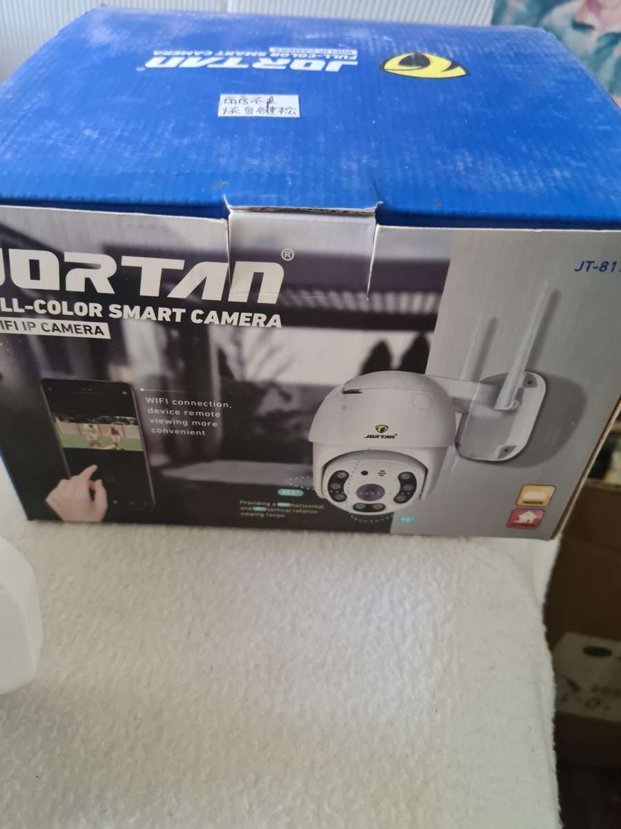 SET OF TWO WIFI SMART CAMERAS