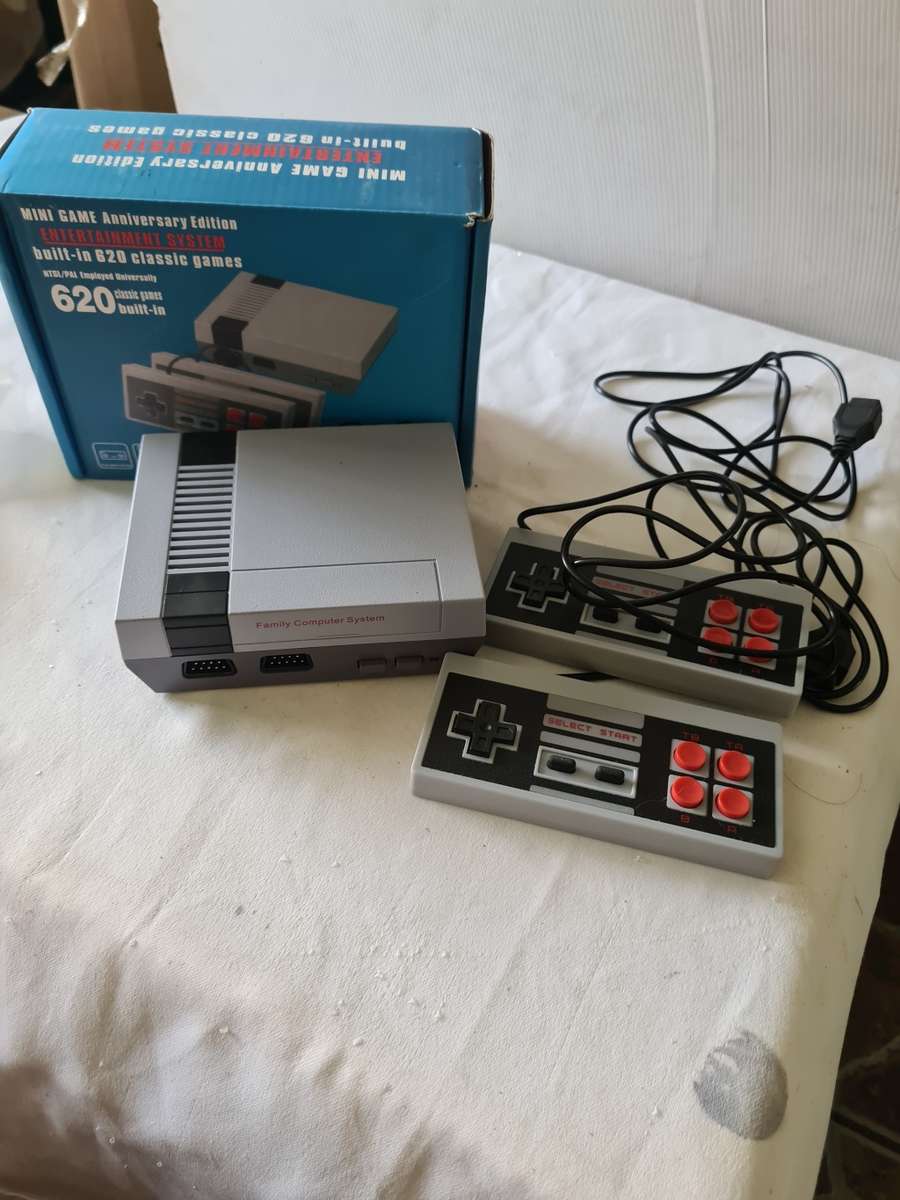 MINI ANNIVERSARY EDITION WITH 620 BUILT IN CLASSIC GAMES