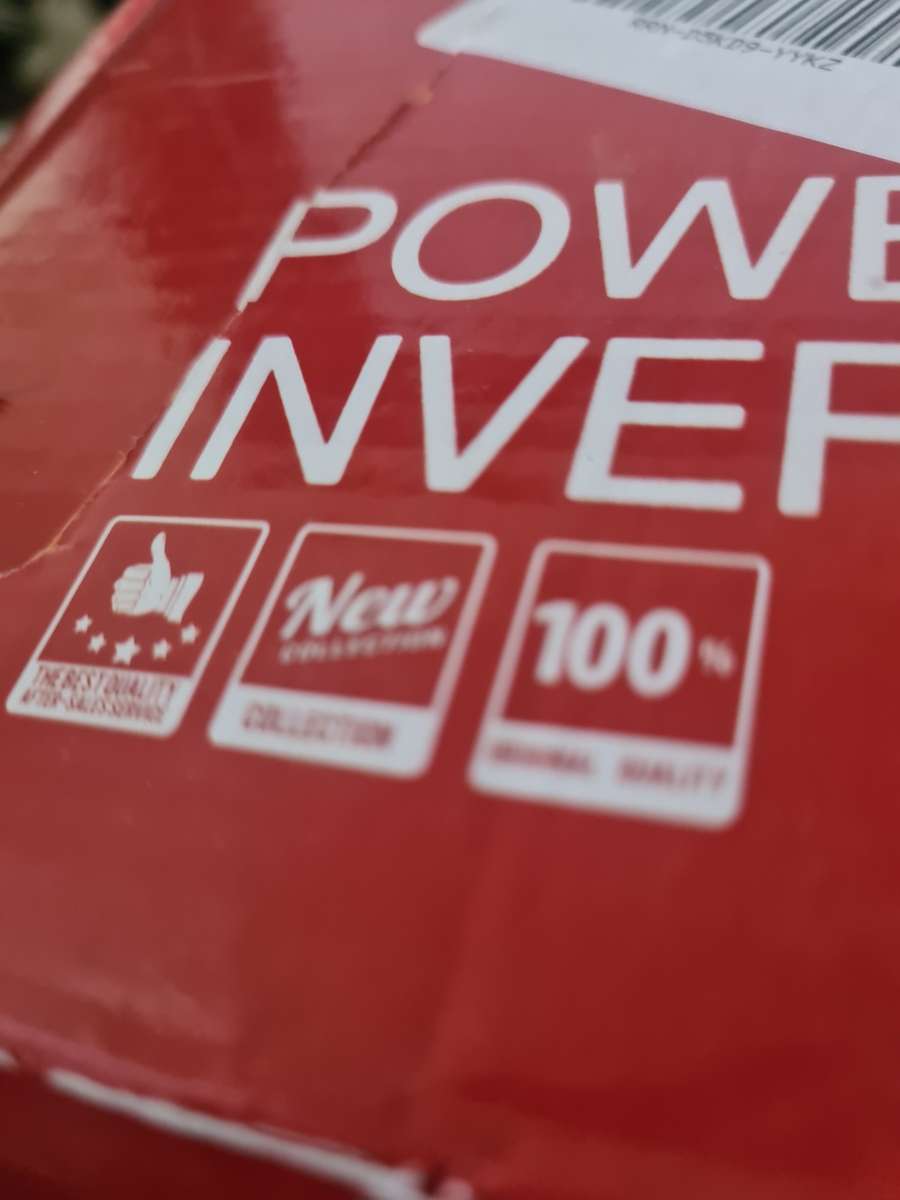 4000 WATTS POWER INVERTER (12 V) WITH OVERLOAD PROTECTION