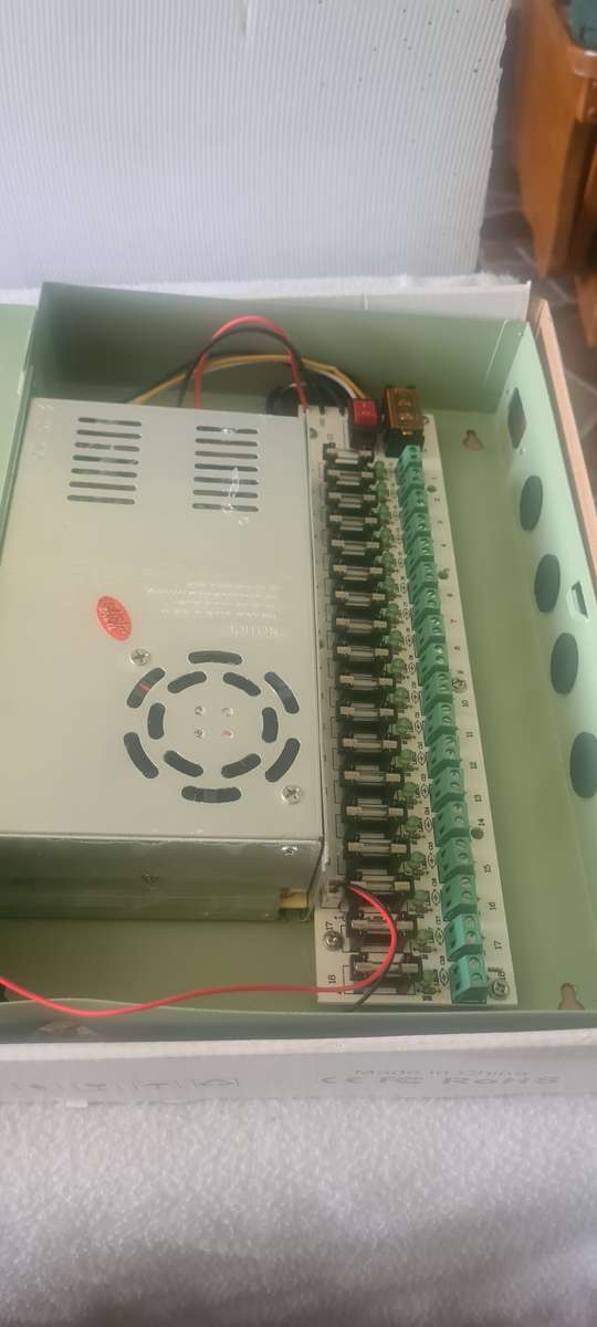 12 VDC ,18 OUTPUT SWITCH MODE CCTV POWER SUPPLY